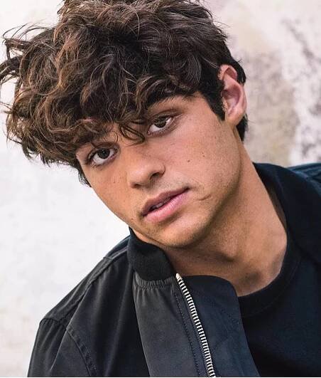 Foto k tématu Noah Centineo