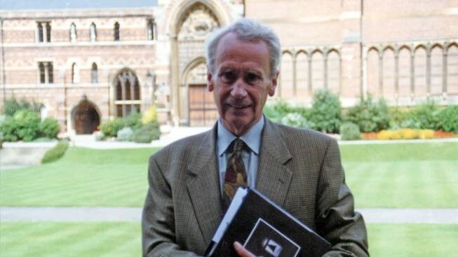 Nekrolog: Christopher Tolkien se z nadšeného posluchače stal editorem a spoluautorem