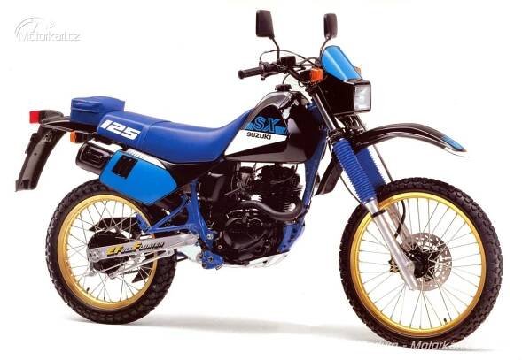 Motocykly Suzuki kategorie off-road a enduro (čtyřtaktní modely) | Motorkáři.cz