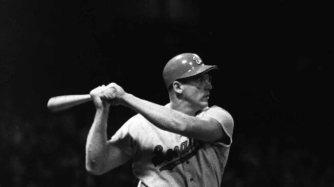 Frank Howard, Towering Slugger Whose Homers Were, Too, Dies at 87