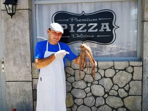 Santorini Pizza Restaurant in Oia - Restaurant Pizzeria Edwin