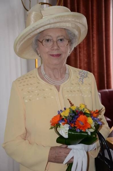 FOTO: Vzpomínáte? Náchod navštívila Mary Reynolds, dvojnice královny Alžběty II.