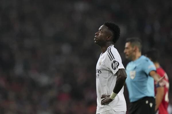 Dnes sme boli zlí a pomalí, hneval sa Ancelotti. Real prekvapujúco podľahol Lille a prišiel o rekordnú sériu