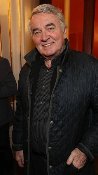 Pohřeb Vlastimila Harapese (†77) v Národním divadle odsunuli kvůli slavnostní premiéře. Datum už je známé