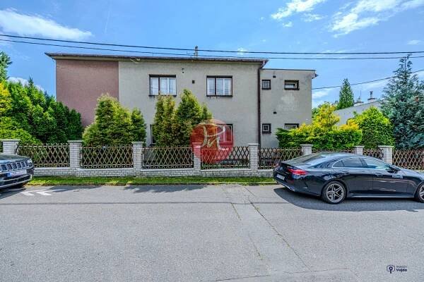Prostorný rodinný dům ve Výškovicích – 7+2, zahrada a místo, kde budete mít všechno blízko | pnholding.cz a.s.