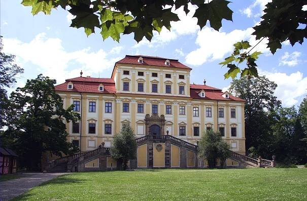 Zámek Červený Hrádek