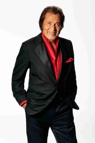 Engelbert Humperdink vystupoval s Elvisem a několikrát se setkal s Alžbětou II.