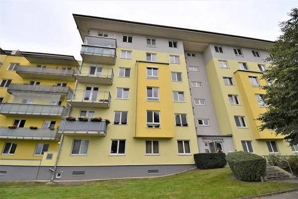 Marie Podvalové, Praha 9 - Čakovice