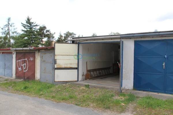 Nabízíme k prodeji garáž v lokalitě Vyškov - Předměstí | jenreality.cz