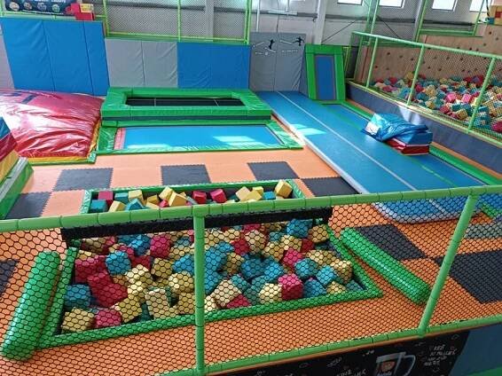 Jump Family České Budějovice - skákání na trampolíně pro děti i dospělé