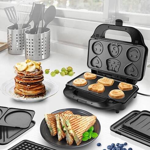 SENDVIČOVAČ MULTIFUNKČNÝ 6V1 GRIL VAFLÍ PANINI KOLÁČIK TOAST XL ETA SORENTO Hmotnosť produktu 4.4 kg