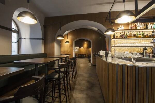 POTREFENÁ HUSA OLOMOUC | CZECH DECO TEAM