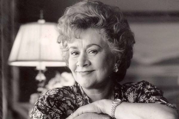 Dame Joan Plowright, Oscar Nominee and Widow of Laurence Olivier, Dies at 95