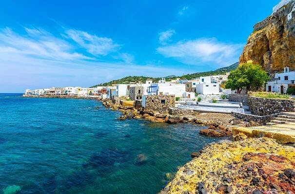 Pět ostrovních perel Řecka. Milos, Ithaka, Nisyros a další skvosty, které možná neznáte