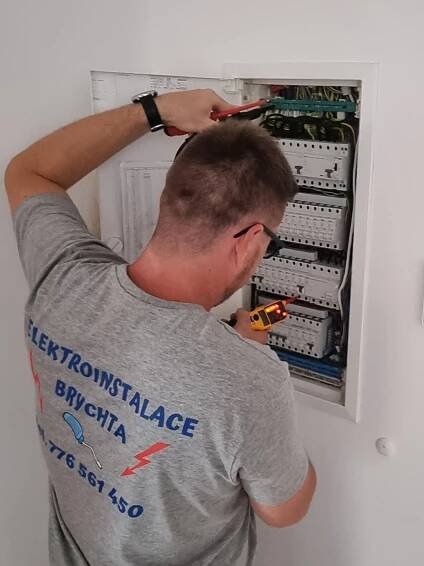 O nás :: ELEKTROINSTALACE Brychta