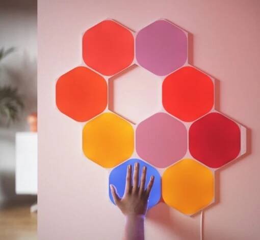Nástěnné osvětlení Nanoleaf Shapes Hexagons lze ovládat pouhým dotykem