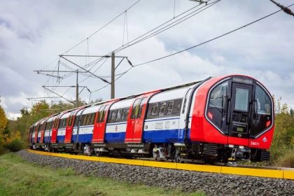 Start nových souprav metra pro Londýn se blíží, prochází testy v klimatickém tunelu