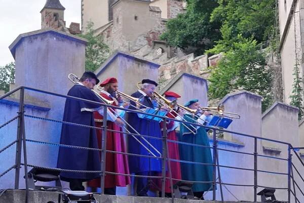 FOTO: Koncert probíhal na Karlštejně.