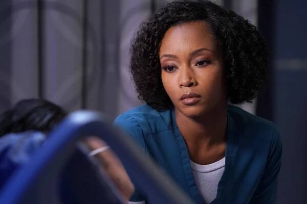 Nemocnice Chicago Med - Přijdu tě zachránit - Z filmu - Yaya DaCosta