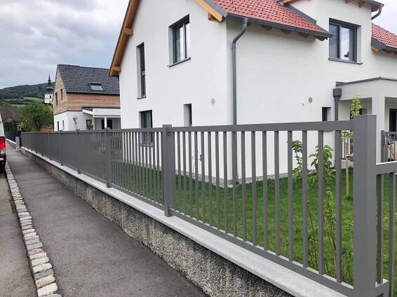 Hliníkový plot Lyon - ELMAR
