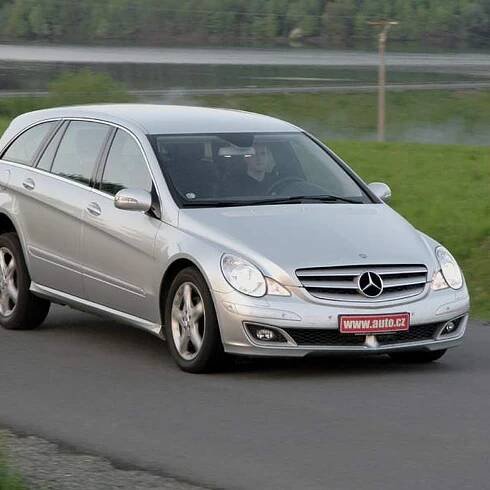 TEST Mercedes-Benz R 320 CDI Long – Hotel na kolečkách
