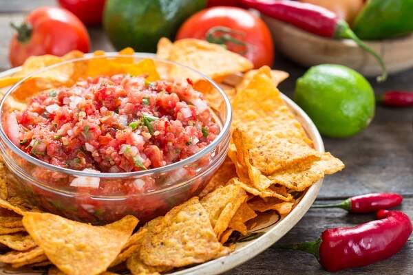 Domácí nachos do 10 minut? Zkuste je připravit z tortilly! | Magazín | Recepty.cz