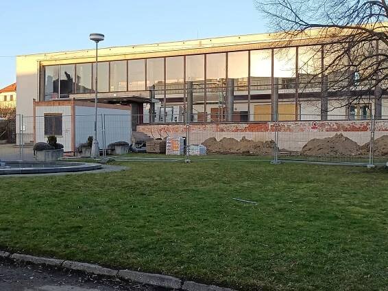 V Přibyslavi narazili na potíže. Oprava ikonického kulturáku se prodraží