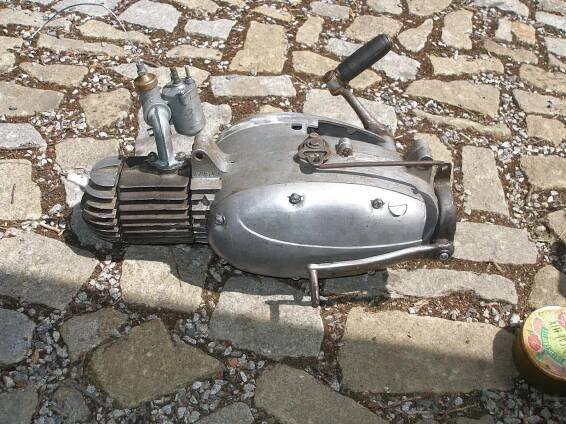 MOTOR JAWA 550/555
