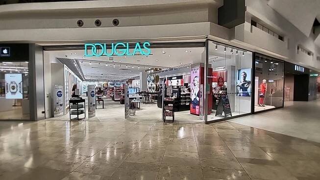 Prodejna Douglas je nově v obchodním centru Metropole Zličín