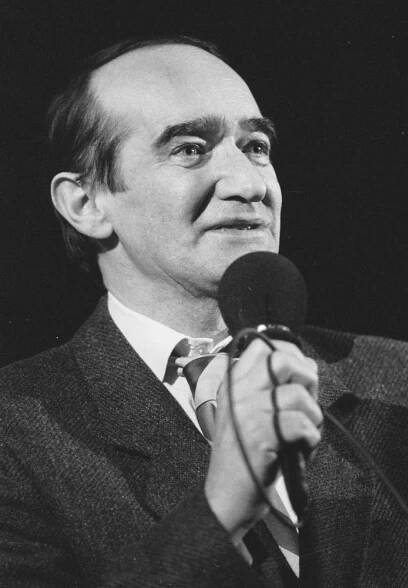 Jan Faltýnek byl nejen uznávaný herec, ale i zpěvák, vypravěč a bavič. 