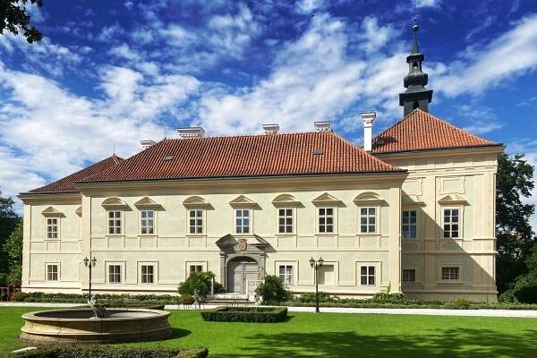 Fotogalerie ~ Barokní zámek Radíč