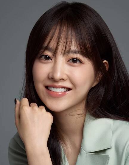 Park Bo-Young-1990-p1.jpg