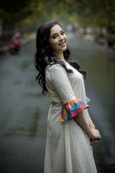 Actress Smruthi Venkat – Trending Cinemas Now