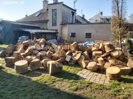 Prodám bukové dřevo,odřezky,špalky.1t/1400kč.....
