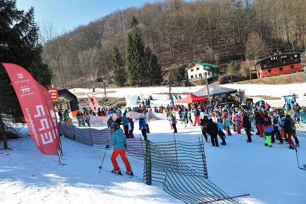 FOTO: Rohlík znovu zaplnil lyžařský svah v Telnici, dorazilo 150 lyžařů