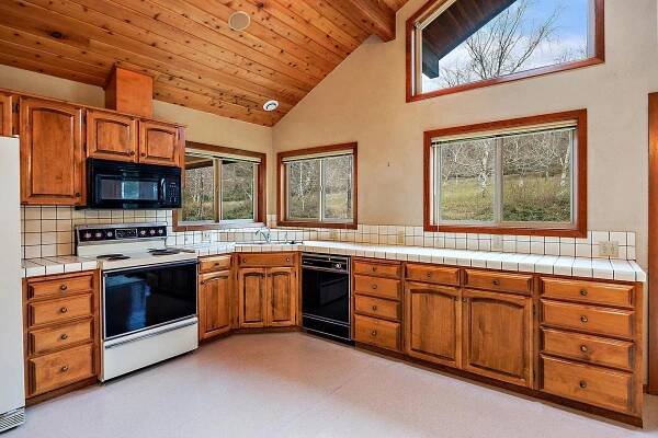 large open kitchen oregon eagles nest ranch