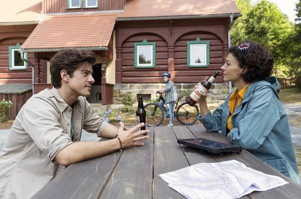 Der Ranger - Paradies Heimat - Wolfsspuren - Z filmu - Philipp Danne, Liza Tzschirner