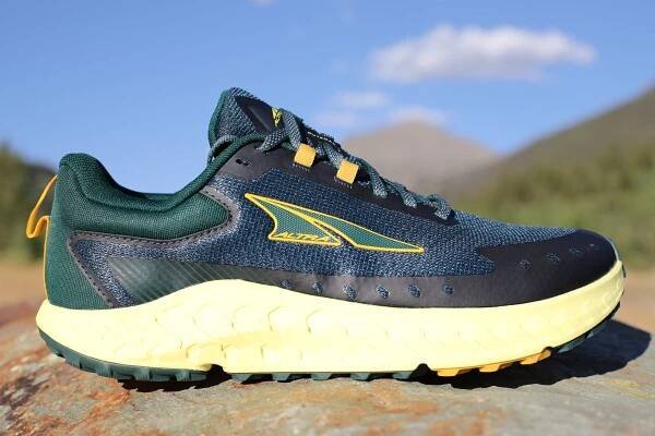 Altra Outroad 2 - lateral view