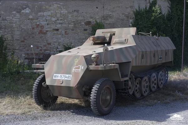 OT-810 to Sd.Kfz. 251/9 ausf D «stummel» CONVERSION — Dmitry Bushmakow Restoration