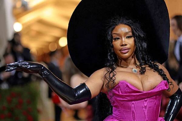 NEW YORK, NEW YORK - MAY 02: SZA attends The 2022 Met Gala Celebrating "In America: An Anthology of Fashion" at The Metropolitan Museum of Art on May 02, 2022 in New York City. (Photo by Dimitrios Kambouris/Getty Images for The Met Museum/Vogue)