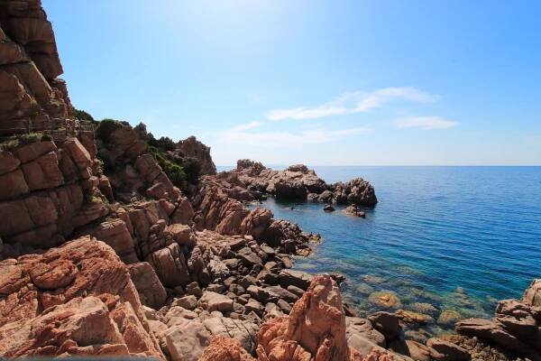 Costa Paradiso na Sardínii: Pláže, turistika ale aj ikonické nehnuteľnosti | VIVA AM
