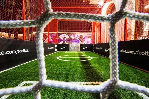 monument_nike_retail_football_04.jpg