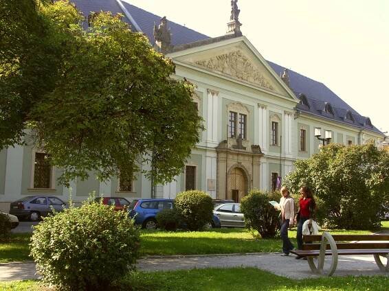 Univerzita Palackého v Olomouci - pronájem prostor