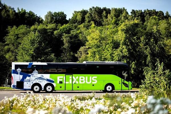 FlixBus začal nabízet spojení do Finska, součástí je i jízda trajektem. Cesta z Varšavy trvá 27 hodin