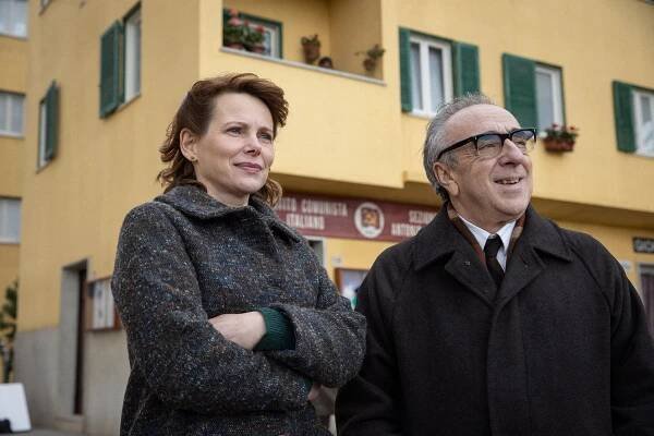 Il sol dell'avvenire - Z filmu - Barbora Bobuľová, Silvio Orlando