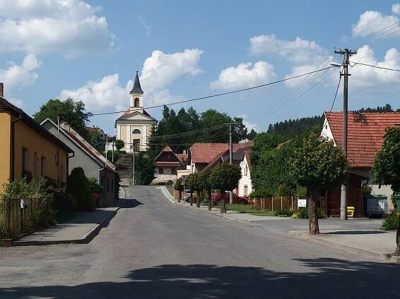 Bohuňov : rue principale.