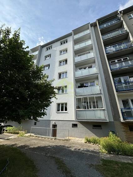 PRONAJATO!!! Plzeň-Skvrňany, pronájem luxusního bytu 2+1 s lodžií. - Reality Fastová