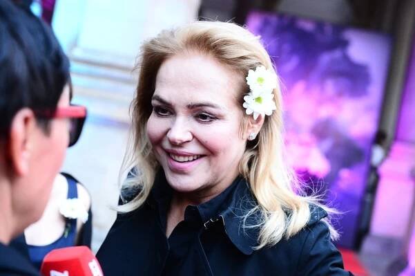 Dagmar Havlová se stále utápí ve smutku: Havlova šála jí dává pocit ochrany