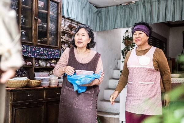Joo-sil Lee, Seon-hwa Kim - Eommaeui gongchaek : gieogeui lesipi - Z filmu