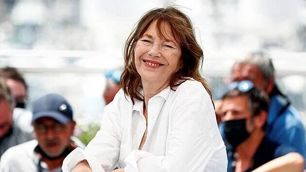Herečka a zpěvačka Jane Birkinová na filmovém festivalu v Cannes. (8. července 2021)
